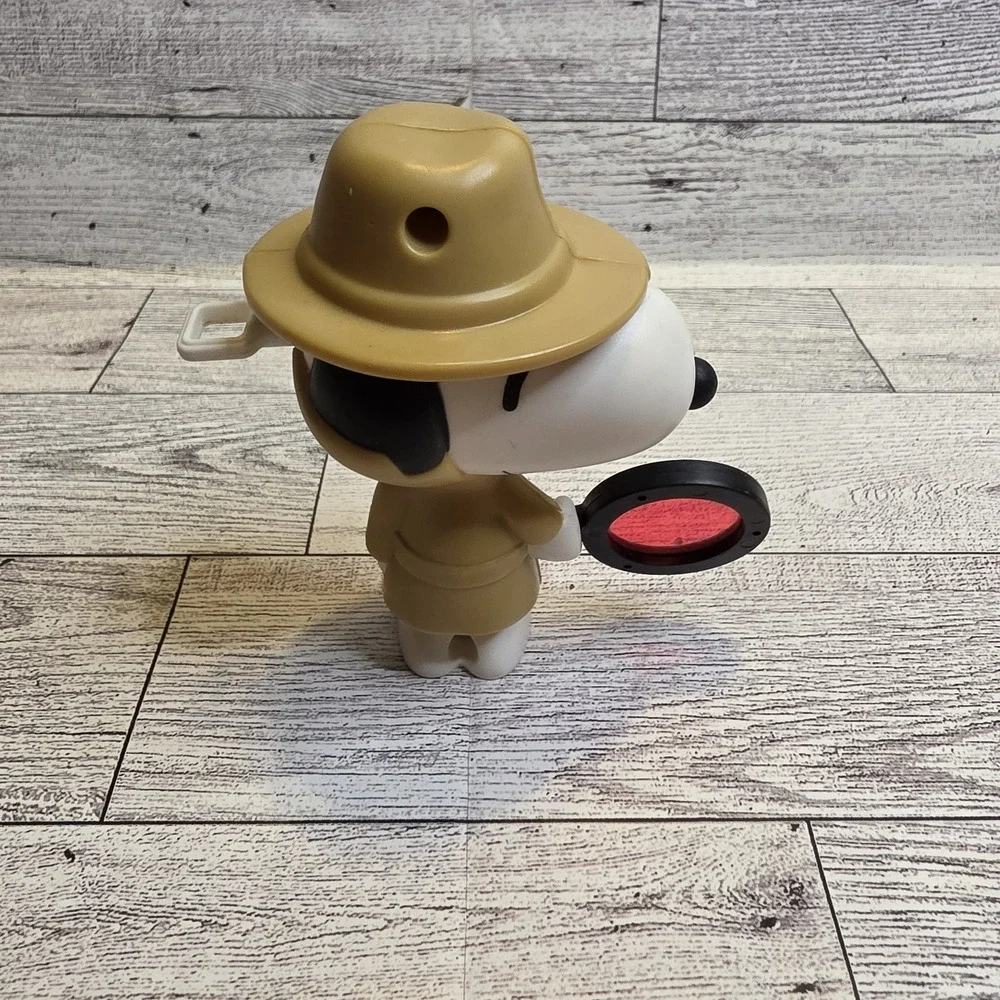 2018 SNOOPY Peanuts DETECTIVE SECRET AGENT FIGURE Happy Meal McDonald's Toy